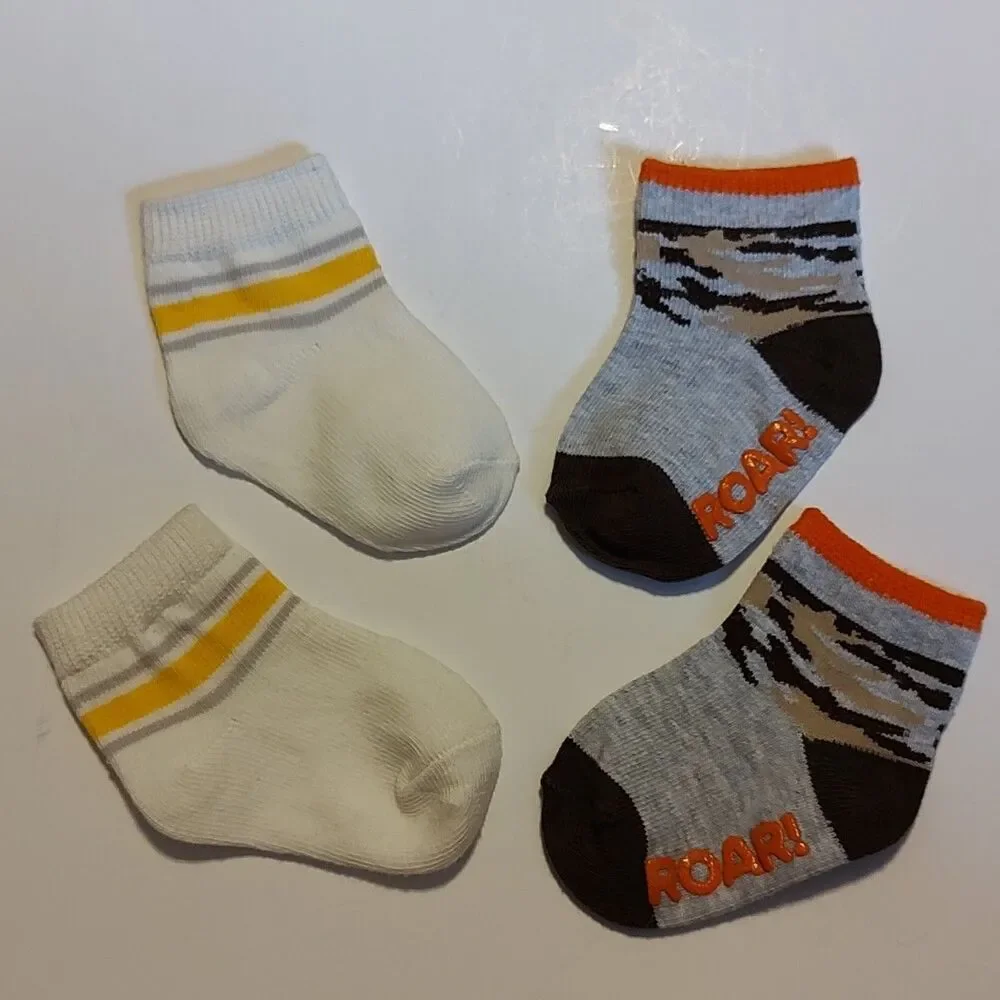 2 Pack Carter's Baby Newborn Infant Multicolored Striped & Camouflage Socks Roar
